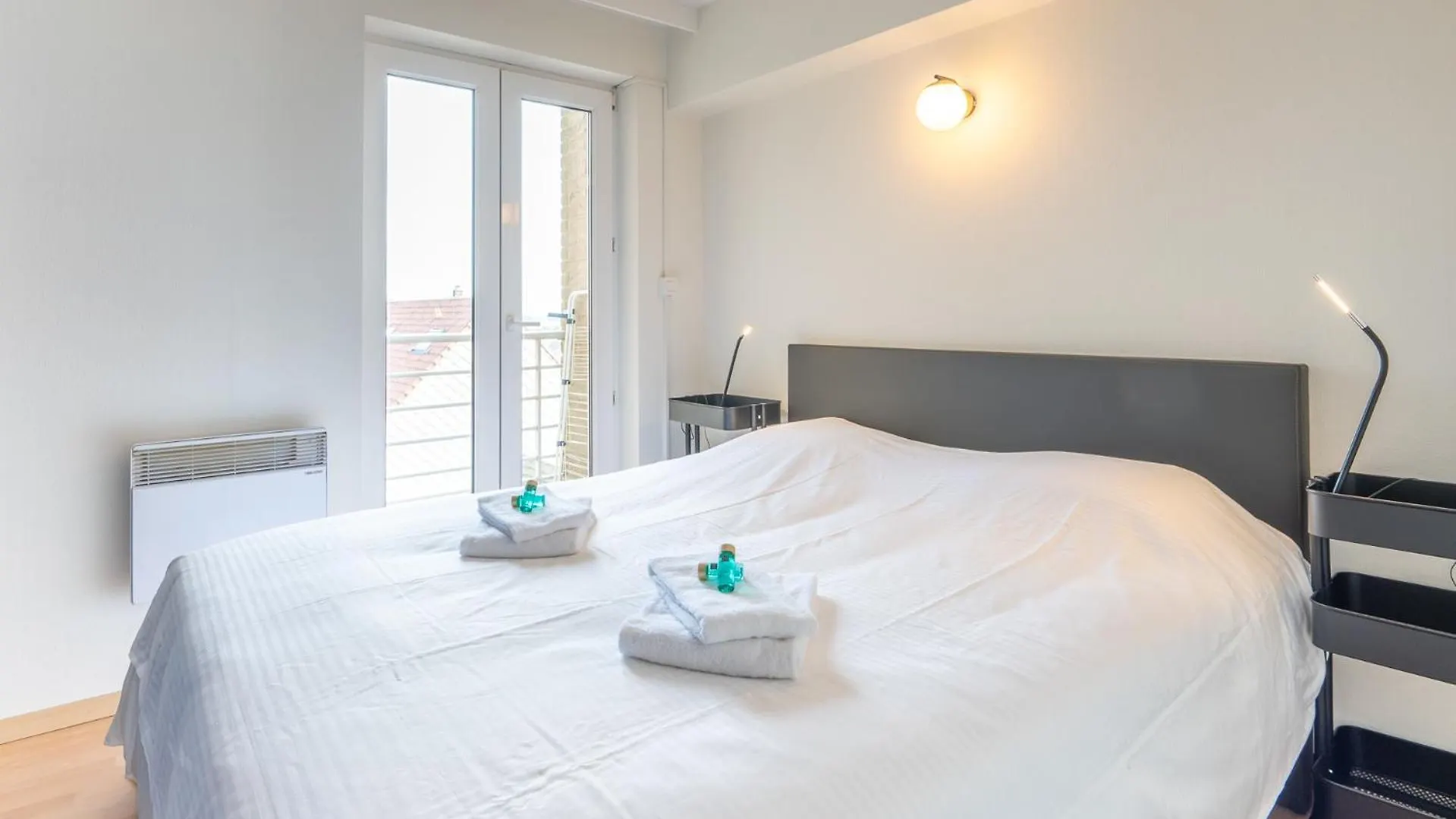 Beautiful Apartment With Sea Views And Parking Oostende