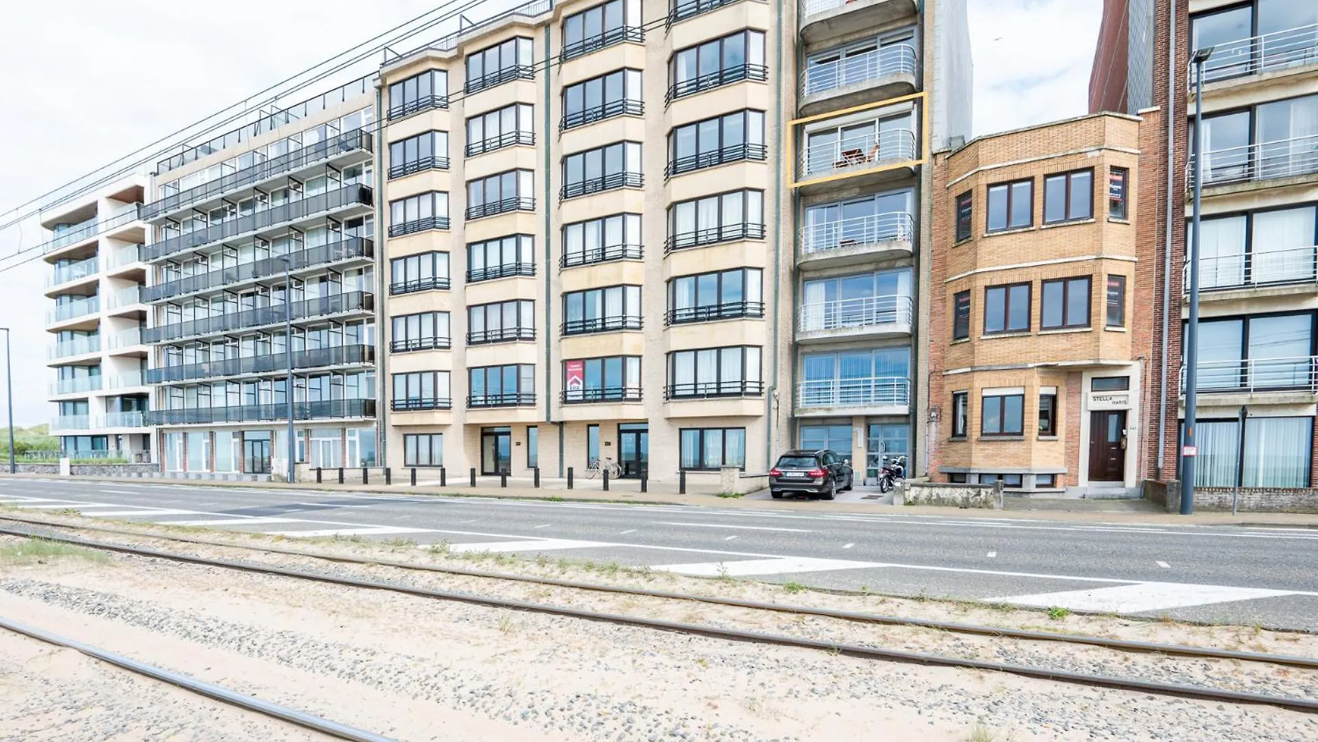 Beautiful Apartment With Sea Views And Parking Oostende